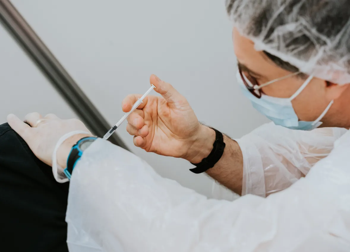 Circa 60 % dintre angajații SIS au primit doza booster de vaccin împotriva COVID-19 